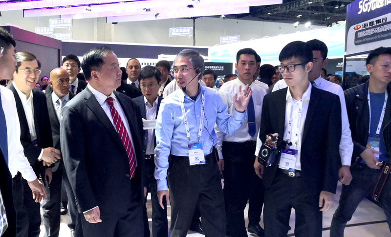 800-陈部长莅临尊龙时凯人生就是搏官网z6mg展台.jpg